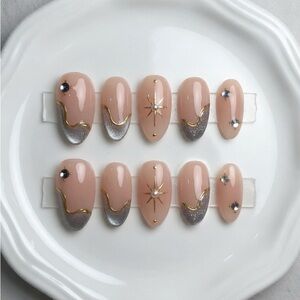 Elegant Nude Pink & Silver Star Accent Press-On Nails